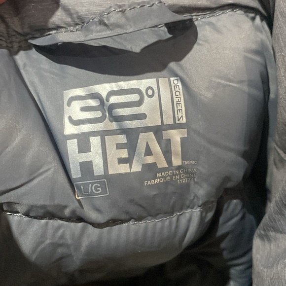 32 Degrees Insulated Down Vest in Grey Size Large - Picture 3 of 6